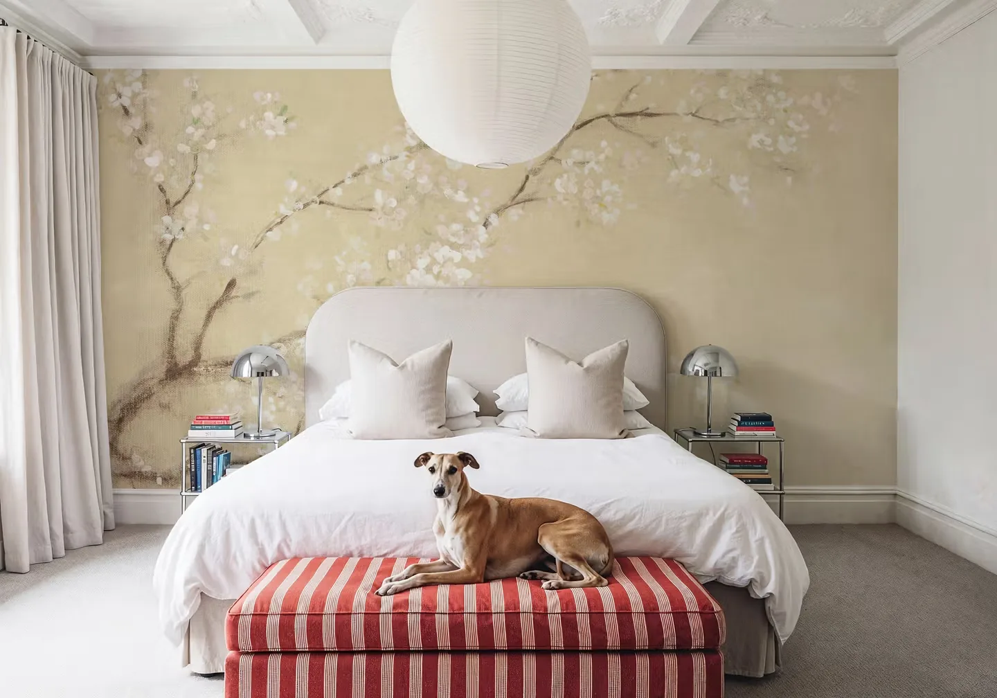 White Cherry Blossoms I Linen wallpaper, view 1